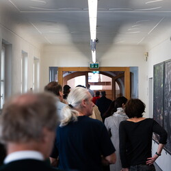 LEBEN NACH DEM TOD? Kuratorenführung mit Johannes Rauchenberger in Zlatko Kopljars Schau 'AUSLÖSCHUNG' am 2.11.2024Foto: Adnan Babahmetovic