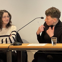 LITERATUR HOTEL: Luljeta Lleshanaku und Andrea Grill: DIE STADT DER ÄPFELKULTUM, 25. April 2022