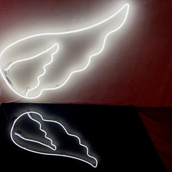 NINA Kovacheva: Obscured by the Mind, 2012, Neon-Objekte. NINAVALE. Ausstellung. 'Paradise is temporarily closed. God' KULTUM Graz, 24. Oktober 2020. Foto: KULTUM/Andrea Hopper