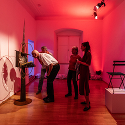 HENRY JESIONKA_FLEEING SHADOWS_Ausstellungseröffnung am 15. Juni 2023. Foto: © La Strada Graz / Nikola Milatovic