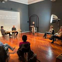 DER DOPPELTE GAST_HIER SIND WIR WIR_Àxel Sanjosé und Tristan Marquardt