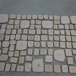                                 Er?ffnung der Sommer-Ausstellung im Spiegelgitterhaus Gleisdorf am 20. Juni 2025:  'round and round she goes  and where she stops nobody knows'Eine Ausstellung ?ber die ZEIT, kuratiert von zweintopf Mit Werken von M