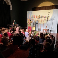 JUNGES PUBLIKUM_PUH DER BÄR_Hör- u. Schaubühne Stuttgart. Foto: KULTUM/Hopper