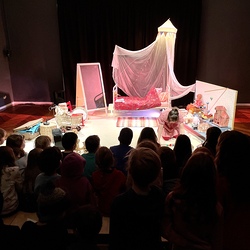 JUNGES PUBLIKUM_Gute Nacht_Mezzanin Theater Graz_20230305. Foto: KULTUM Graz/Hopper