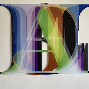 Michael Endlicher, Halleluja, 2024, Digitaldruck, gefrästes Acrylglas, Auflage: 3+1, ca. 115x86 cm, Ausstellungsansicht: Michael Endlicher: ZEICHEN SPRACHE IRONIE, KULTUM Graz, 11. Mai bis 13. Juli 2024, Kurator: Johannes Rauchenberger