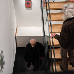 Im Bann (s)einer großen Erzählung: Josef Fink (1941–1999)Eröffnung im Minoritensaal, 28. Februar 2025Mit Johannes Rauchenberger, Elisabeth Koller (Kuratoren)Generalvika Erich Linhardt, Walter Prügger, Leiter des Ressorts 'Bildung, Kunst und Kultu