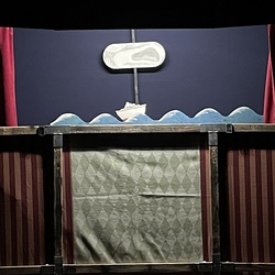 JUNGES PUBLIKUM_Bavastel Puppentheater Graz_Kasperl und das Krokodil. Foto: KULTUM/Hopper