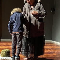 D'ÄRDGEISS_Figurentheater Margrit Gysin / Schweiz. Foto: KULTUM/A. Hopper