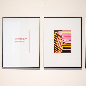 Anna & Bernhard Johannes Blume, *1937 in Bork/Westfalen (DE), † 2020 in Köln (DE) | *1938 in Dortmund (DE), † 2011 in Köln (DE), Prinzip Grausamkeit, 2004, 70-tlg. Serie, Polaroids und Texte nach Clemens Rosset, gerahmt, je 73 x 53 cm, KULTUMUSEUM 