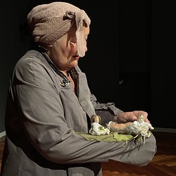 D'ÄRDGEISS_Figurentheater Margrit Gysin / Schweiz. Foto: KULTUM/A. Hopper