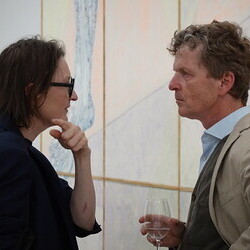 'Was tun Skulpturen ohne Aufsicht?' - Michael Kienzer und Anneliese Schrenk,KULTUMUSEUM im Spiegelgitterhaus Gleisdorf, 22. Mai 2026, Eröffnung: Kurator Johannes Rauchenberger