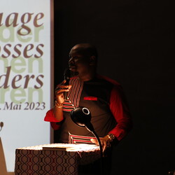 'language crosses borders': Tage der afrikanischen Literaturen: KULTUM Graz und Kunsthaus Graz, 5.?7. Mai 2023  Er?ffnung am Freitag, 5. Mai im KULTUM