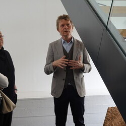  13. Themenführung in der Ausstellung 'Gott hat kein Museum' am 11.4.2026 zum Thema 'Wunder&Widersprüche'