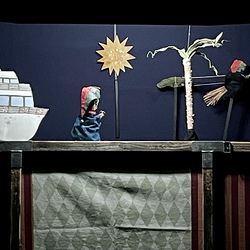 JUNGES PUBLIKUM_Bavastel Puppentheater Graz_Kasperl und das Krokodil. Foto: KULTUM/Hopper