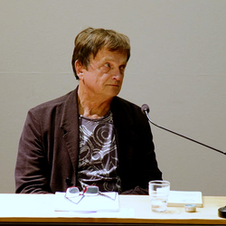 Doppelte Gäste: Thomas Ballhausen und Ferdinand Schmatz – 500 mg Orpheus Forte. | 17. November 2023 | Einführung: Barbara Rauchenberger  | Moderation des Gesprächs: Helwig Brunner. Foto: J. Rauchenberger