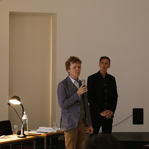 KULTUM-Leiter Johannes Rauchenberger eröffnet das Panel