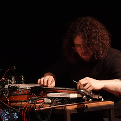 Neue Musik Konzert 'Broadsides' am 15. April 2026 im[Cubus] mit Weston Olencki und Lars Tuchel