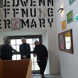  13. Themenführung in der Ausstellung 'Gott hat kein Museum' am 11.4.2026 zum Thema 'Wunder&Widersprüche'