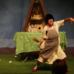 Frau Meier die Amsel, Mezzanintheater, JUNGES PUBLIKUM, September 2021. Foto: KULTUM