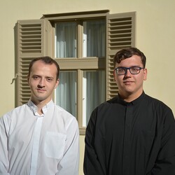 Alles Gute und Gottes Segen für die weitere Ausbildung.