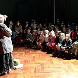 D'ÄRDGEISS_Figurentheater Margrit Gysin / Schweiz. Foto: KULTUM/A. Hopper