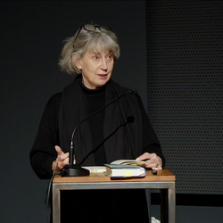 Olga Martynovas liest aus dem Gedichtband „Such nach dem Namen des Windes“ (S. Fischer, 2024)  Doppelte Gäste: Olga Martynova und Elke Laznia am 15. November 2024 im KULTUM. Einführung: Barbara Rauchenberger Gesepräch: Helwig Brunner