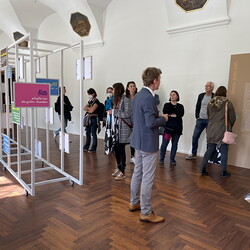 DE PROPAGANDA FIDE. Überraschende Glaubenswerbungen der Katholischen Kirche ? Kuratorenführung mit Johannes Rauchenberger im Rahmen des Galerientags des steirischen herbst, 24.9.2022 Foto: KULTUM/Alexandra Seyi