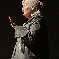 D'ÄRDGEISS_Figurentheater Margrit Gysin / Schweiz. Foto: KULTUM/A. Hopper