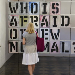 EINATMEN - AUSATMEN. Ausstellungsbesuch mit Führung. Foto: KULTUM