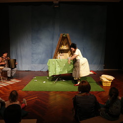 Frau Meier die Amsel, Mezzanintheater, JUNGES PUBLIKUM, September 2021. Foto: KULTUM