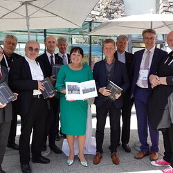                                 Zlatko Kopljar - K9 compassion+: Kunstintervention bei 'Geist & Gegenwart' (Motto 2025: 'Challenge Europe') aus Schloss Seggau, 4.-7. Juni 2025