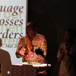 'language crosses borders': Tage der afrikanischen Literaturen: KULTUM Graz und Kunsthaus Graz, 5.?7. Mai 2023  Er?ffnung am Freitag, 5. Mai im KULTUM