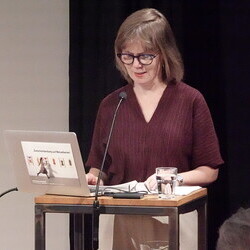 Univ. Prof.in Dr. Martina Bär, Reihe GOTT RAUM KUNST