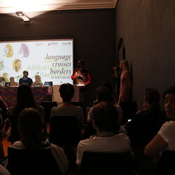 'language crosses borders': Tage der afrikanischen Literaturen: KULTUM Graz und Kunsthaus Graz, 5.?7. Mai 2023  Er?ffnung am Freitag, 5. Mai im KULTUM