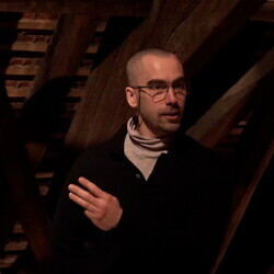 'Crosses': 12. Themenführung mit Kutator Johannes Rauchenberger in der Ausstellung 'Gott hat kein Museum', special guest: Guillaume Bruere (Berlin)