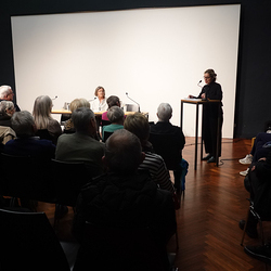 Lyrik-Lesung im Zuge der Literatur-Reihe Doppelter Gast mit Getrude Grossegger und Monika Helfer am 12.12.2025