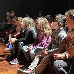 D'ÄRDGEISS_Figurentheater Margrit Gysin / Schweiz. Foto: KULTUM/A. Hopper