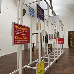 Lange Nacht der Museen, 1. Oktober 2022: DE PROPAGANDA FIDE. ?berraschende Glaubenswerbungen der Katholischen Kirche. (Im Rahmen von 'Kunst der Verführung').  Kuratorenführung mit Johannes Rauchenberger. Foto: KULTUM