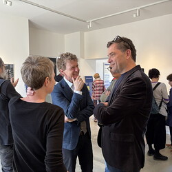 Kuratorenführung mit Kurator Johannes Rauchenberger durch die Ausstellung 'Im Bann (s)einer gro?en Erz?hlung: Josef Fink zum 25. Todestag' am letzten Ausstellungstag, 19. April 2025