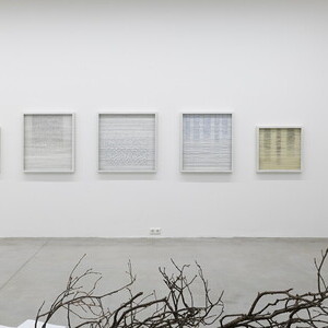 round and round she goes and where she stops nobody knows: Eine Ausstellung über die ZEIT, kuratiert von zweintopfKULTUMUSEUM im Spiegelgitterhaus Gleisdorf, 20.6. bis 5.10.2025Mit Werken von Manfred Erjautz, Richard Frankenberger, Sonja Gangl, S