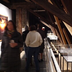  9. Themenführung über 'Bodies & Souls' in der Ausstellung 'Gott hat kein Museum' mit Kurator Johannes Rauchenberger. Special Guest: Daniel A. Zaman. KULTUMUSEUM Graz, 21.1.2026