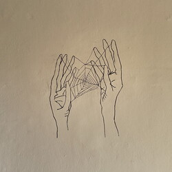 Aufbau der Ausstellung: 'SISTERS OF THE LABYRINTH' von Renate Kordon und Tamara Friebel, KULTUM Graz, 2.-23.März 2024  Foto: KULTUM/Johannes Rauchenberger