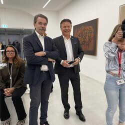 Gerhard Lojen (1935?2005) zum 20. Todestag: Er?ffnung KULTUMUSEUM im Spiegelgitterhaus Gleisdorf, 17.10.2025. Kurator Johannes Rauchenberger f?hrt in das Werk des K?nstlers ein.