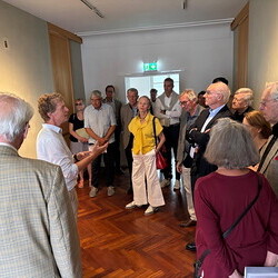 Ausstellung Maaria Wirkkala: NUN MEHR – MEANTIME: Führung mit Kurator Johannes Rauchenberger, 15. Juli 2025, mit Rotary-Club Graz-Neutor