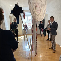 DE PROPAGANDA FIDE. Überraschende Glaubenswerbungen der Katholischen Kirche ? Kuratorenführung mit Johannes Rauchenberger im Rahmen des Galerientags des steirischen herbst, 24.9.2022 Foto: KULTUM/Alexandra Seyi