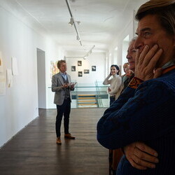  13. Themenführung in der Ausstellung 'Gott hat kein Museum' am 11.4.2026 zum Thema 'Wunder&Widersprüche'