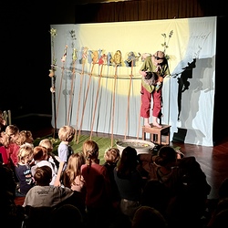 JUNGES PUBLIKUM_PUH DER BÄR_Hör- u. Schaubühne Stuttgart. Foto: KULTUM/Hopper