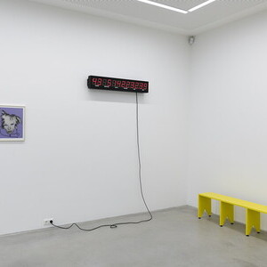 round and round she goes and where she stops nobody knows: Eine Ausstellung über die ZEIT, kuratiert von zweintopfKULTUMUSEUM im Spiegelgitterhaus Gleisdorf, 20.6. bis 5.10.2025Mit Werken von Manfred Erjautz, Richard Frankenberger, Sonja Gangl, S