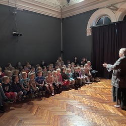 D'ÄRDGEISS_Figurentheater Margrit Gysin / Schweiz. Foto: KULTUM/A. Hopper