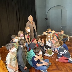 D'ÄRDGEISS_Figurentheater Margrit Gysin / Schweiz. Foto: KULTUM/A. Hopper